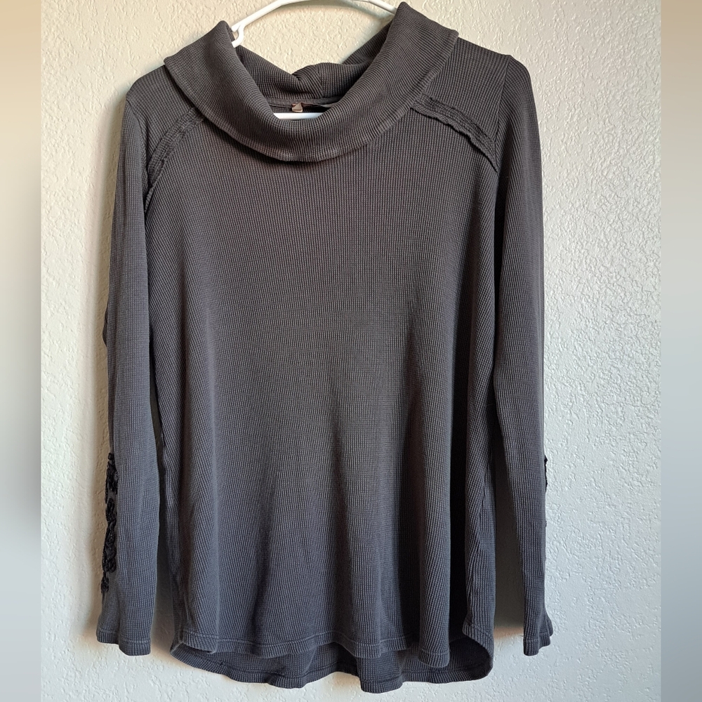 Soft Surroundings Gray Embroidered Boho Thermal Longsleeve Size Small
